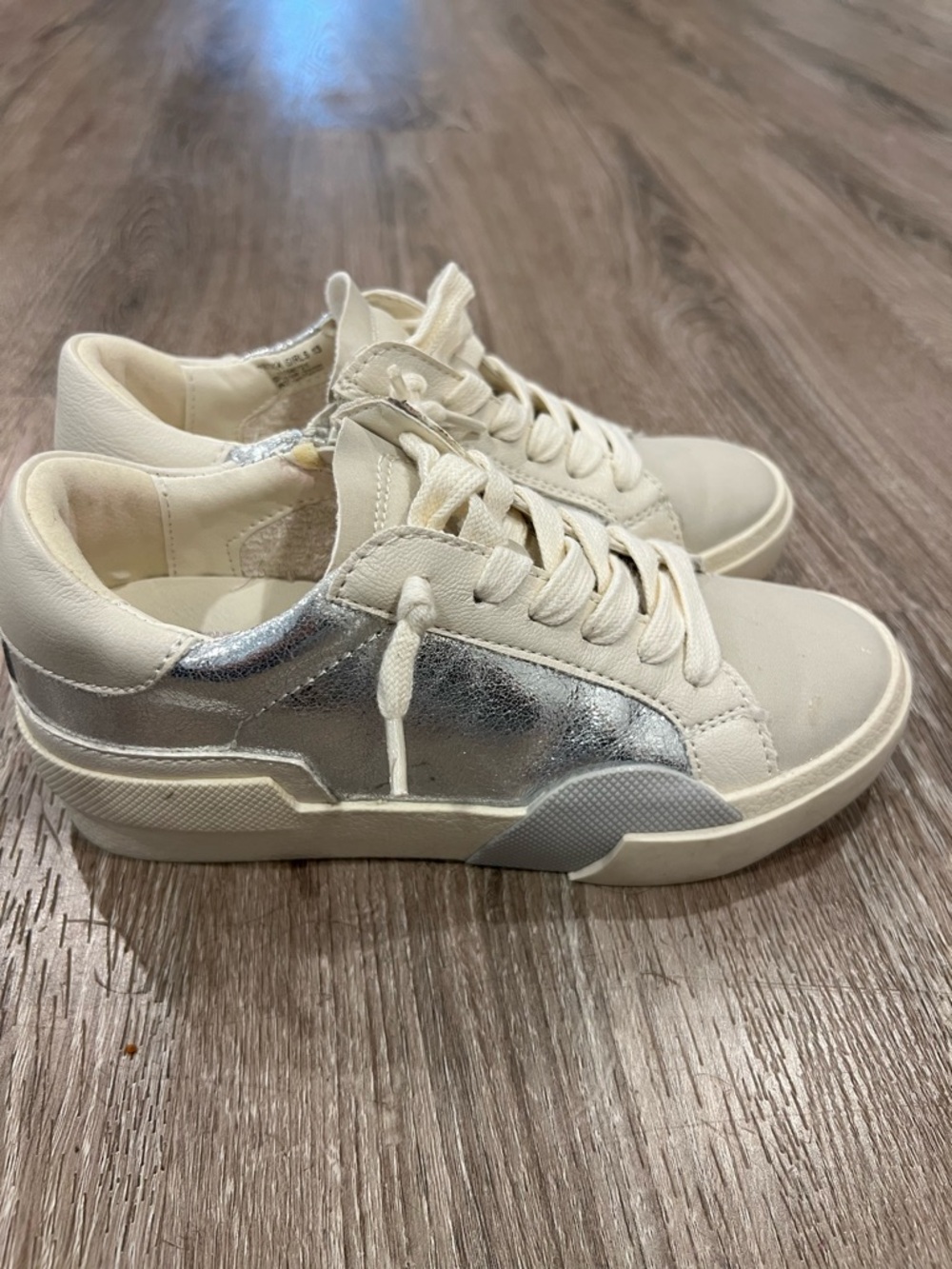 Girls Dolce Vita Peeka Sneakers Cream & Silver Slip-on w/zipper Kids Size 13
